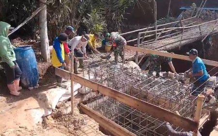 Menyambung Asa di Atas Sungai Mbawang Jembatan Beton Penghubung Dua Dusun Mulai Dibangun