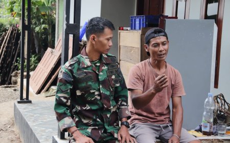 Di Sela Pembangunan RTLH Serda Ristiyanto Pererat Kedekatan dengan Warga Lewat Komsos