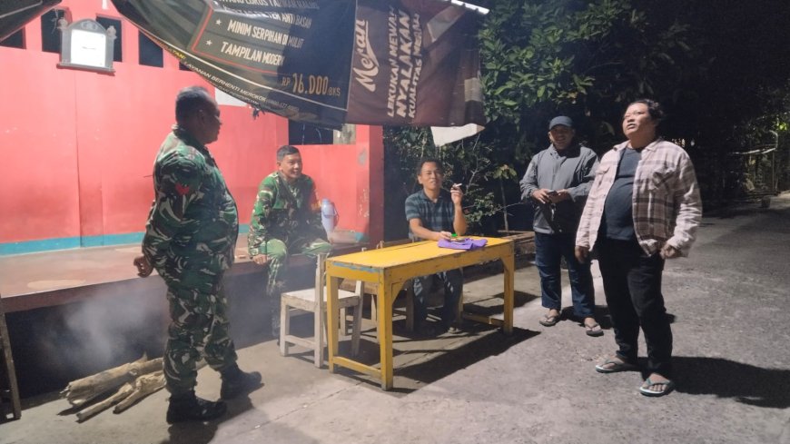 Ronda Malam Pererat Kemanunggalan TNI dan Warga di Gumelem Kulon