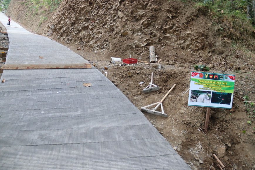 Rabat Beton TMMD Reguler ke-129 Gumelem Kulon Capai 58 Persen