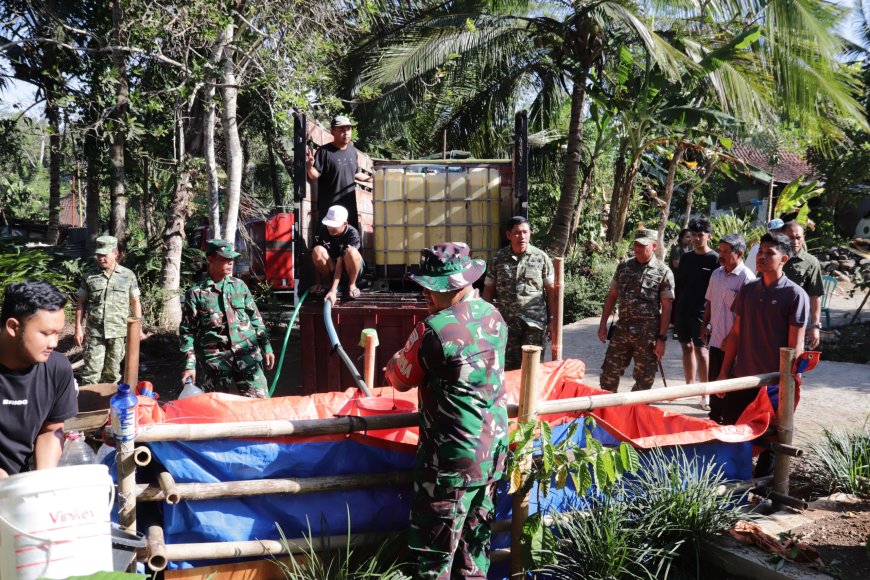 Kodim 0704 Banjarnegara Salurkan Air Bersih Bantu Warga Hadapi Kekeringan